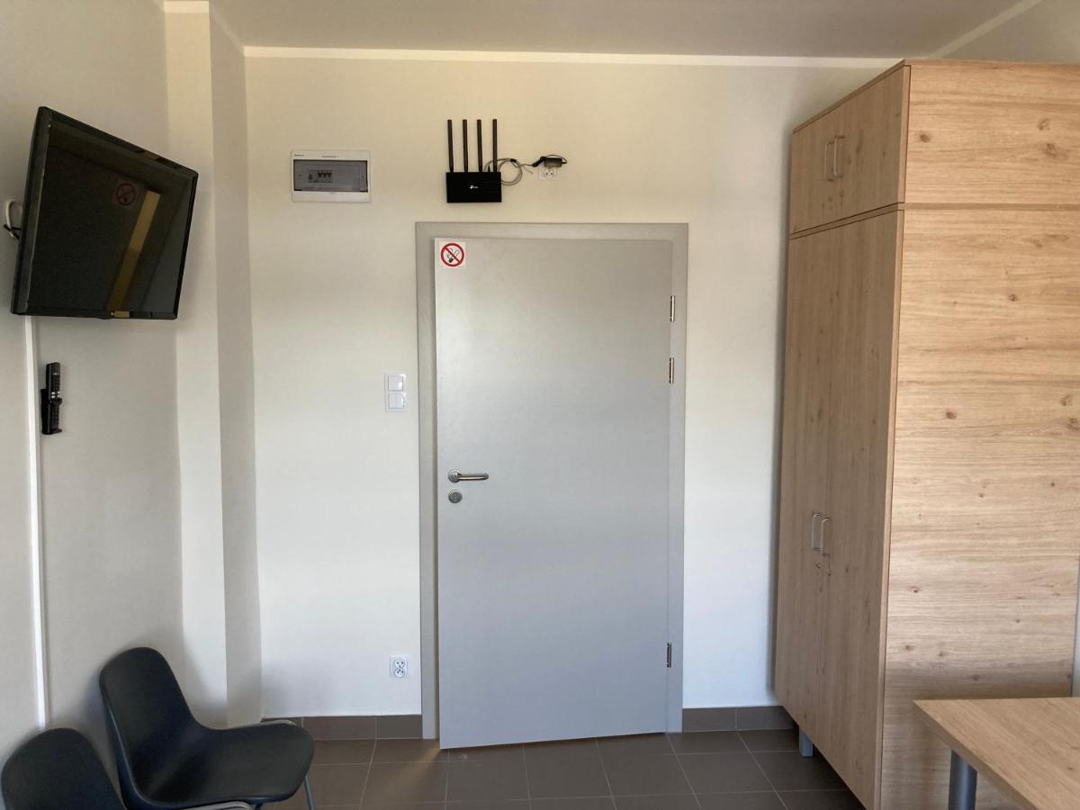 Hostel Przy Stadionie Jaworzno Esterno foto