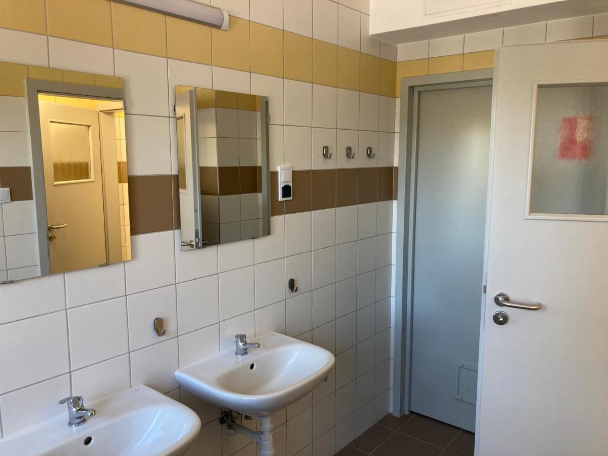 Hostel Przy Stadionie Jaworzno Esterno foto