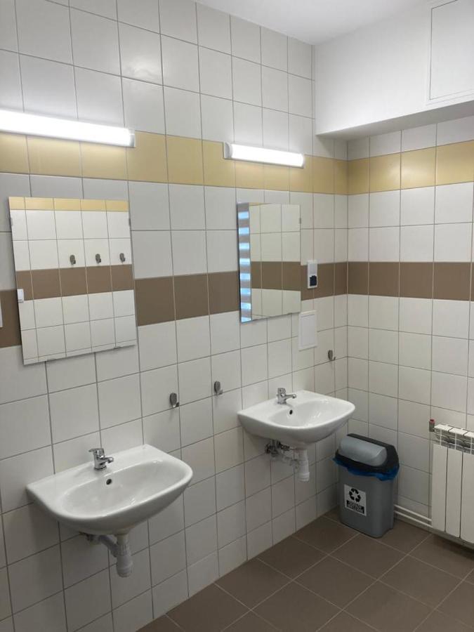 Hostel Przy Stadionie Jaworzno Esterno foto